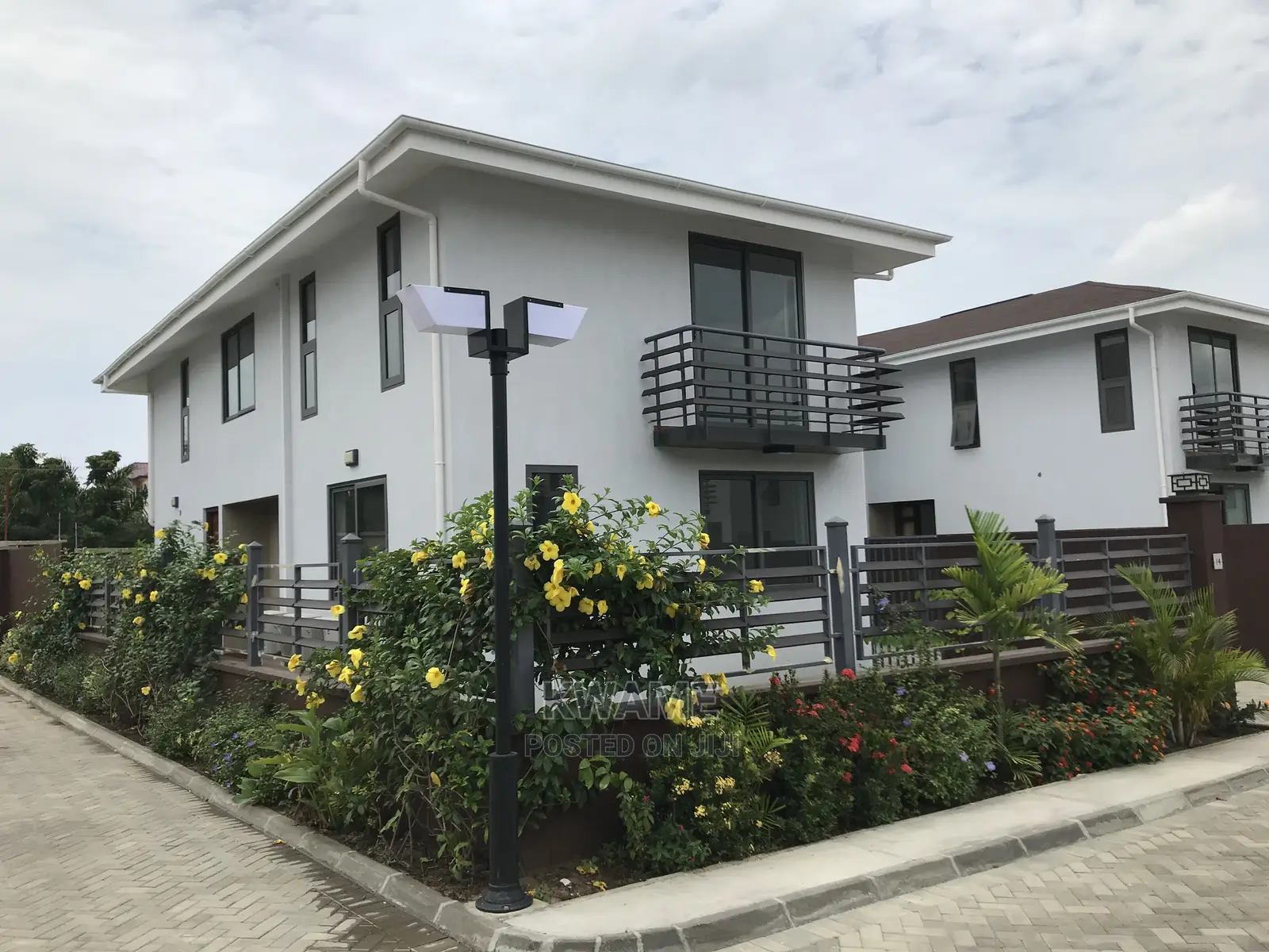 4bdrm Townhouse / Terrace in Pelikan Court, Cantonments for rent