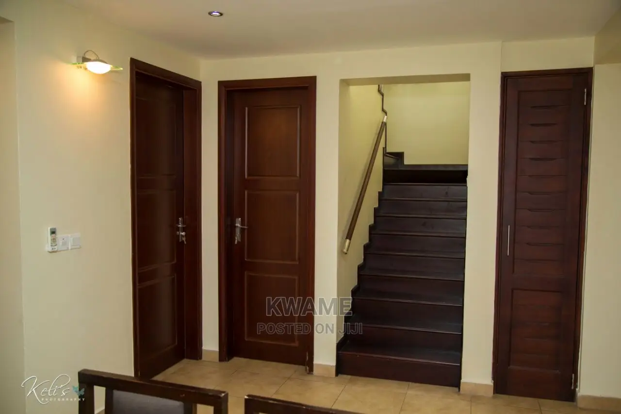 4bdrm Townhouse / Terrace in Pelikan Place, Cantonments for rent
