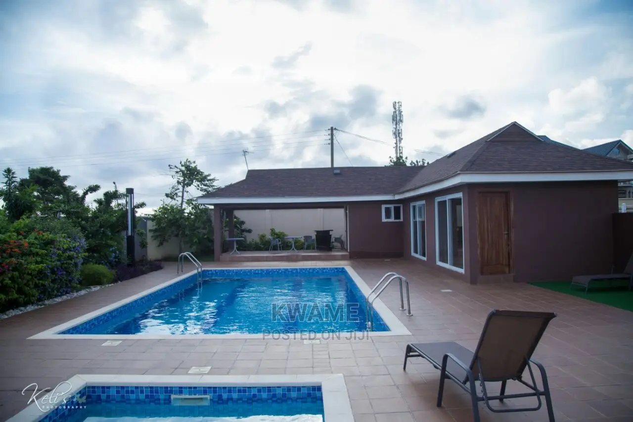 4bdrm Townhouse / Terrace in Pelikan Place, Cantonments for rent