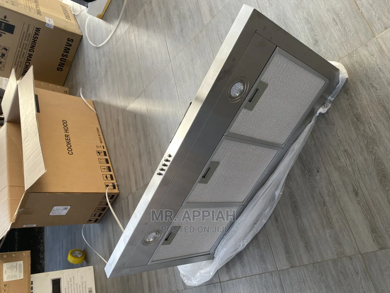 T-Shape Range Hood Fresh in Box (90M21) 