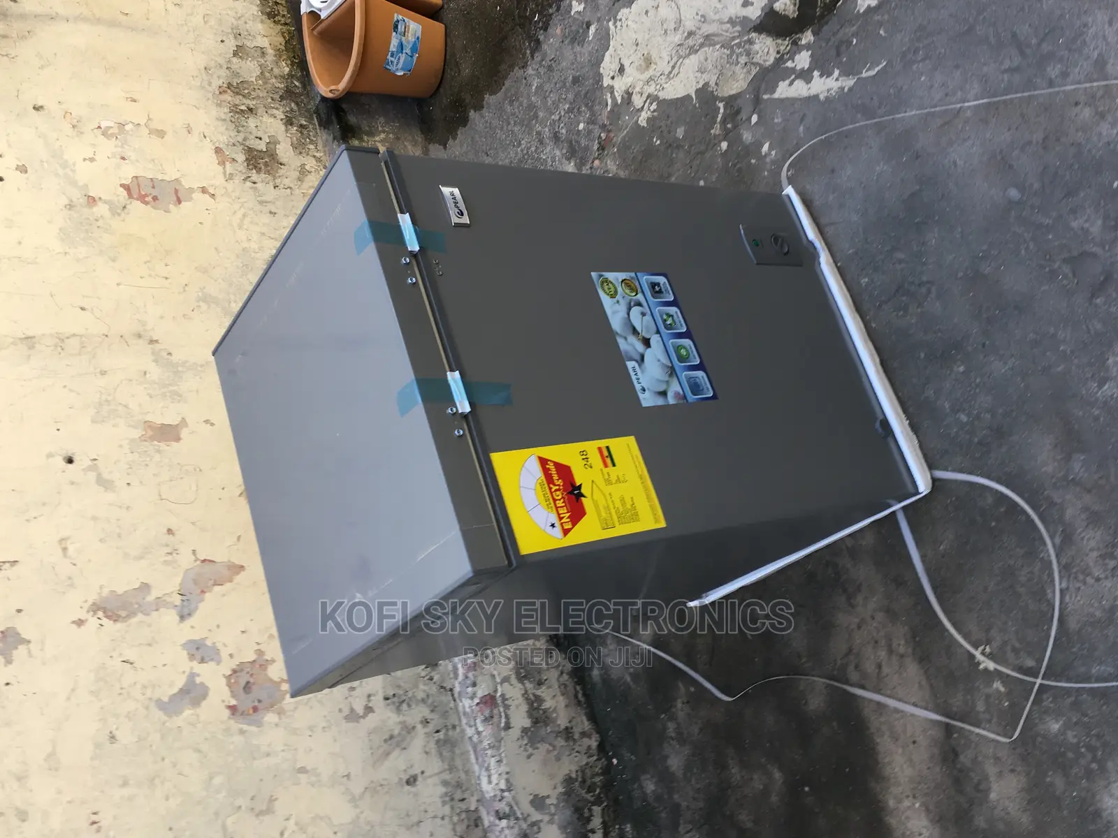 Strong Pearl 100liters Single Door Chest Freezer