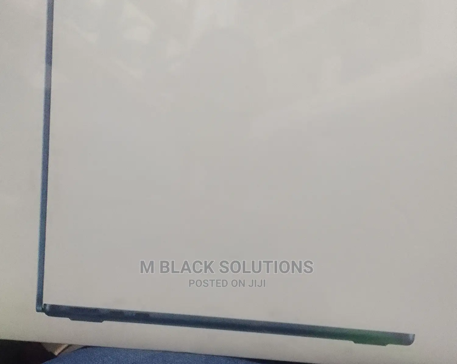 New Laptop Apple MacBook Air 2022 M2 8GB Apple M2 SSD 256GB