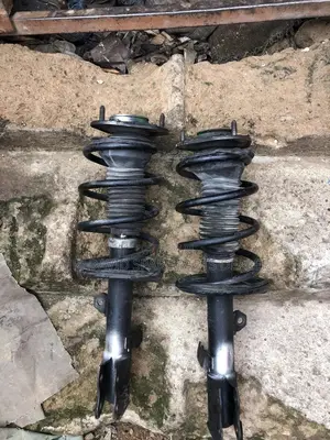 Toyota Matrix 2009 Front Shock Absorbers