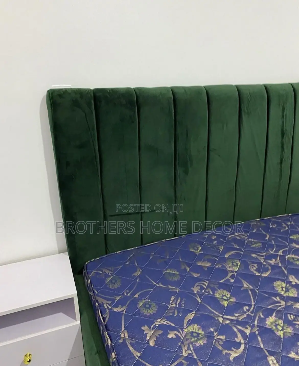 MATTRESS AND FABRIC Bedframe Queen Size 72x75