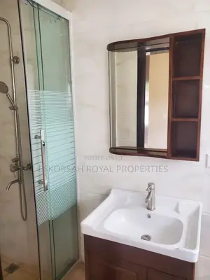 5bdrm House in East Legon, American House for rent