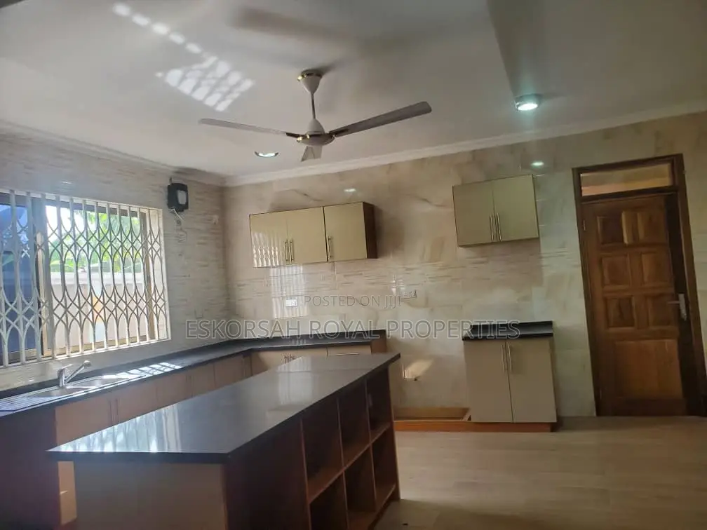 5bdrm House in East Legon, American House for rent
