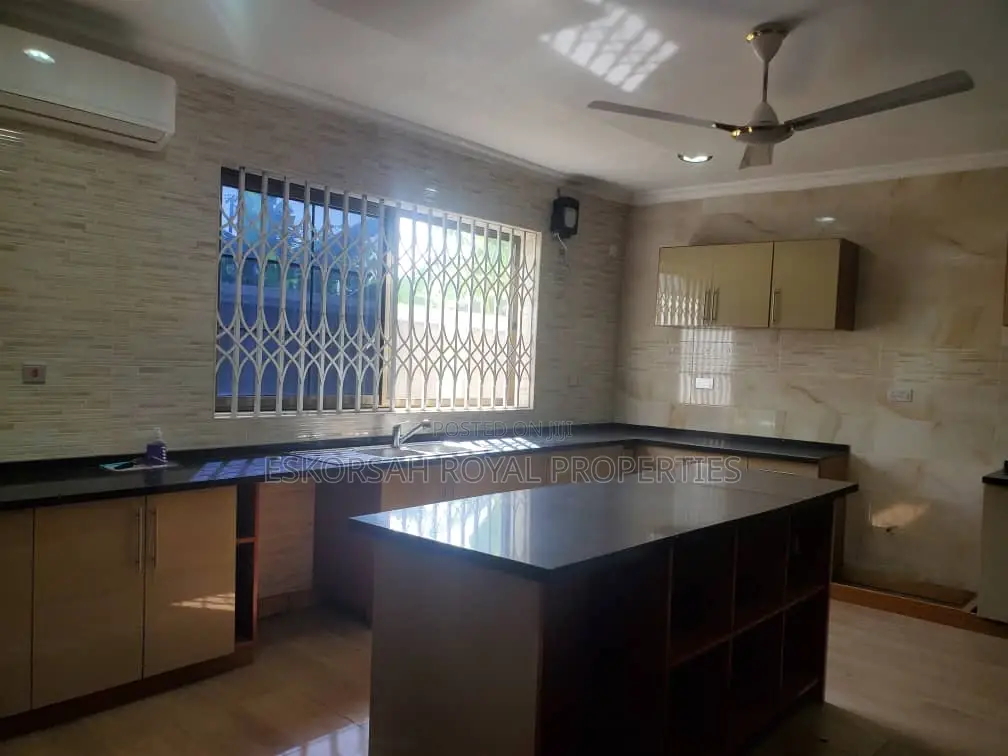 5bdrm House in East Legon, American House for rent