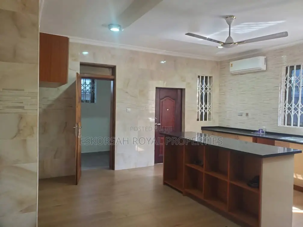 5bdrm House in East Legon, American House for rent