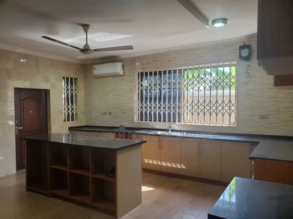 5bdrm House in East Legon, American House for rent