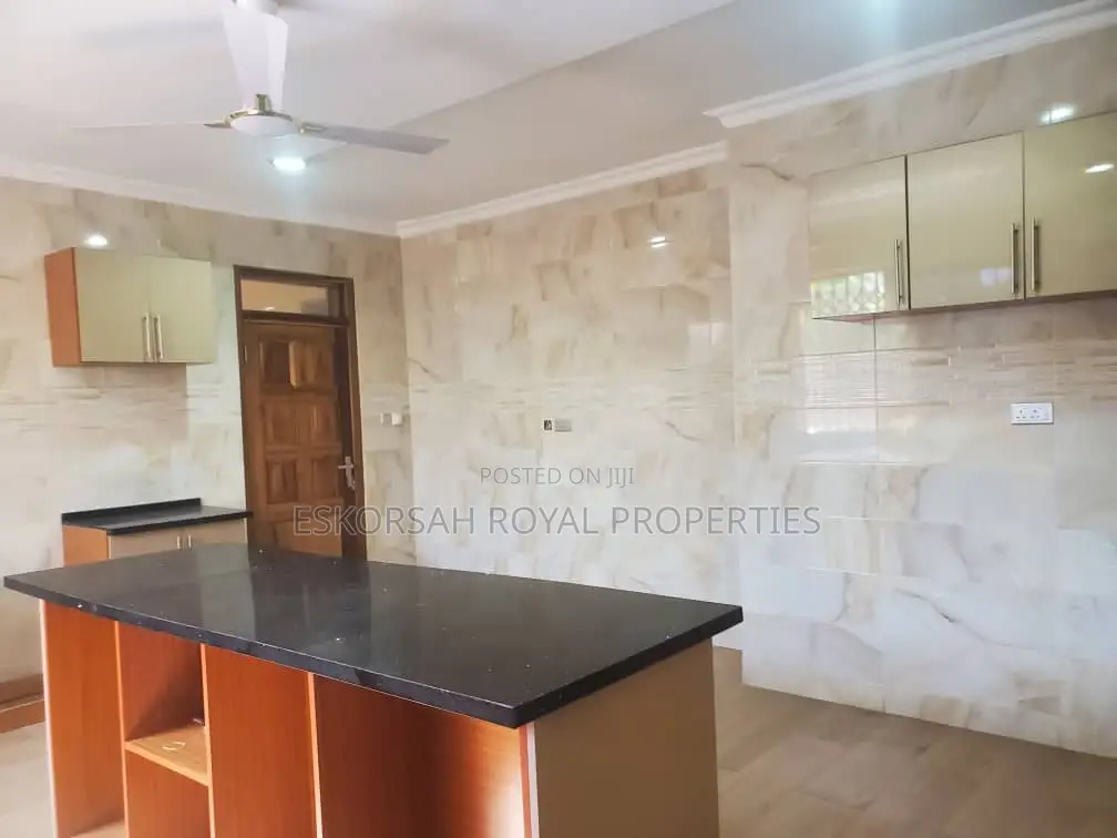 5bdrm House in East Legon, American House for rent