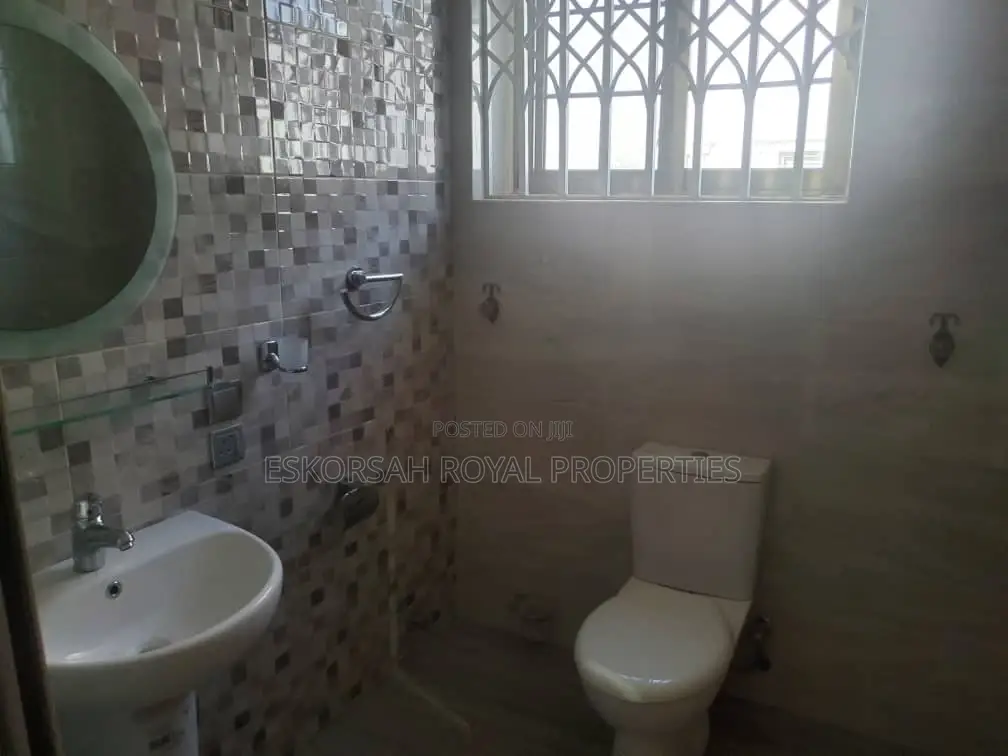 5bdrm House in East Legon, American House for rent