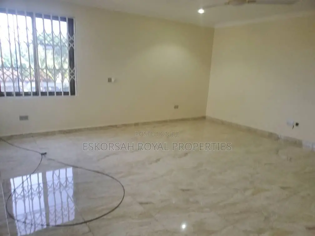 5bdrm House in East Legon, American House for rent