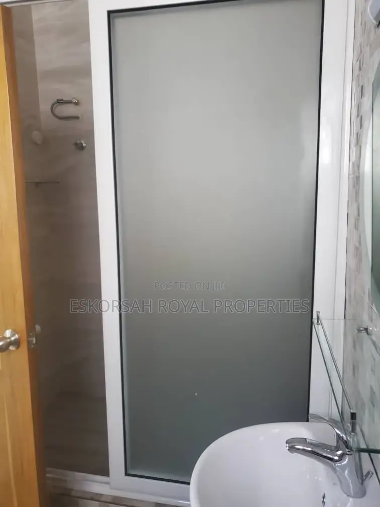 5bdrm House in East Legon, American House for rent