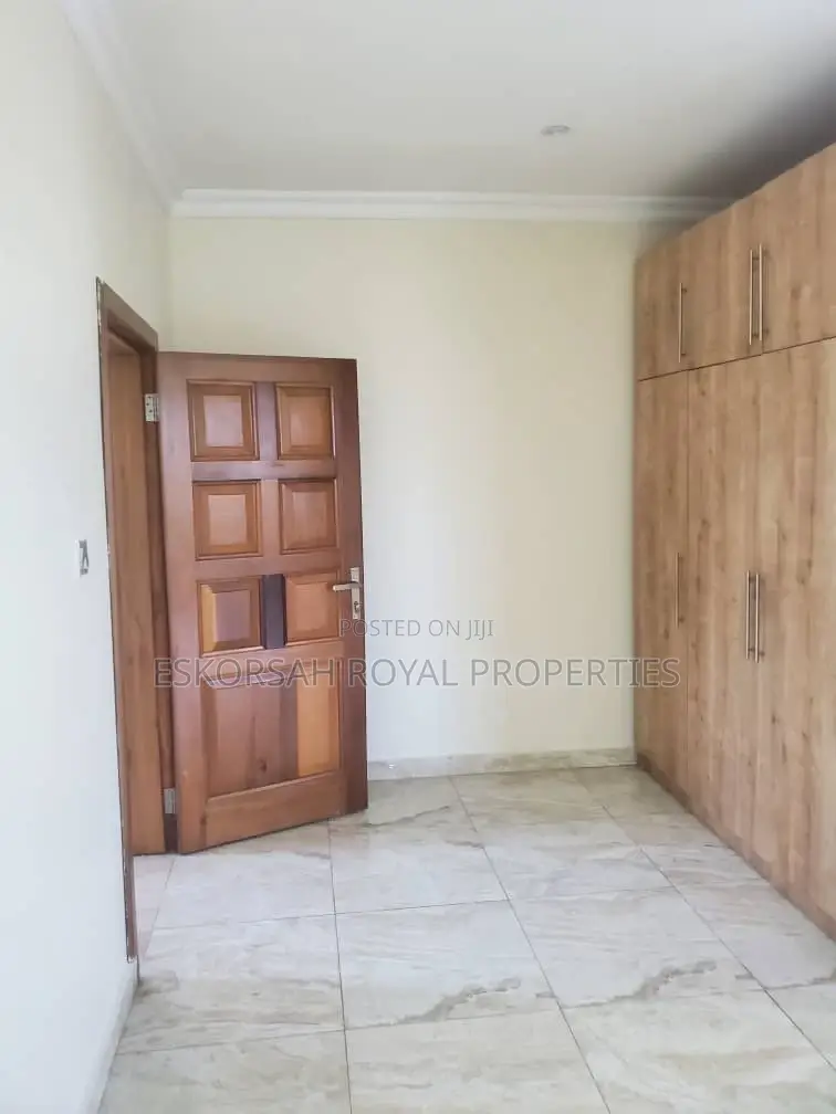 5bdrm House in East Legon, American House for rent