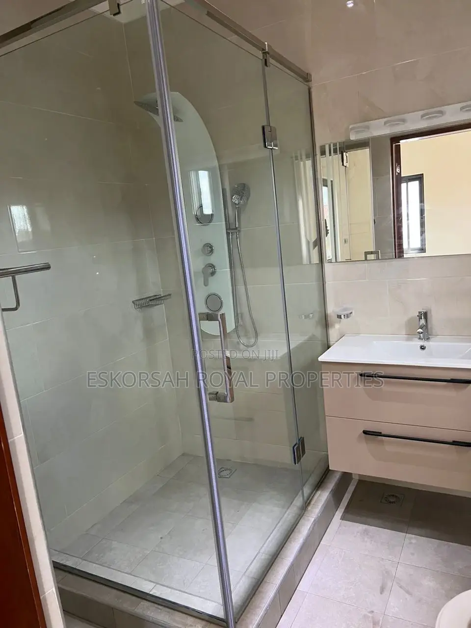 5bdrm House in East Legon, Ghana Link Area for rent