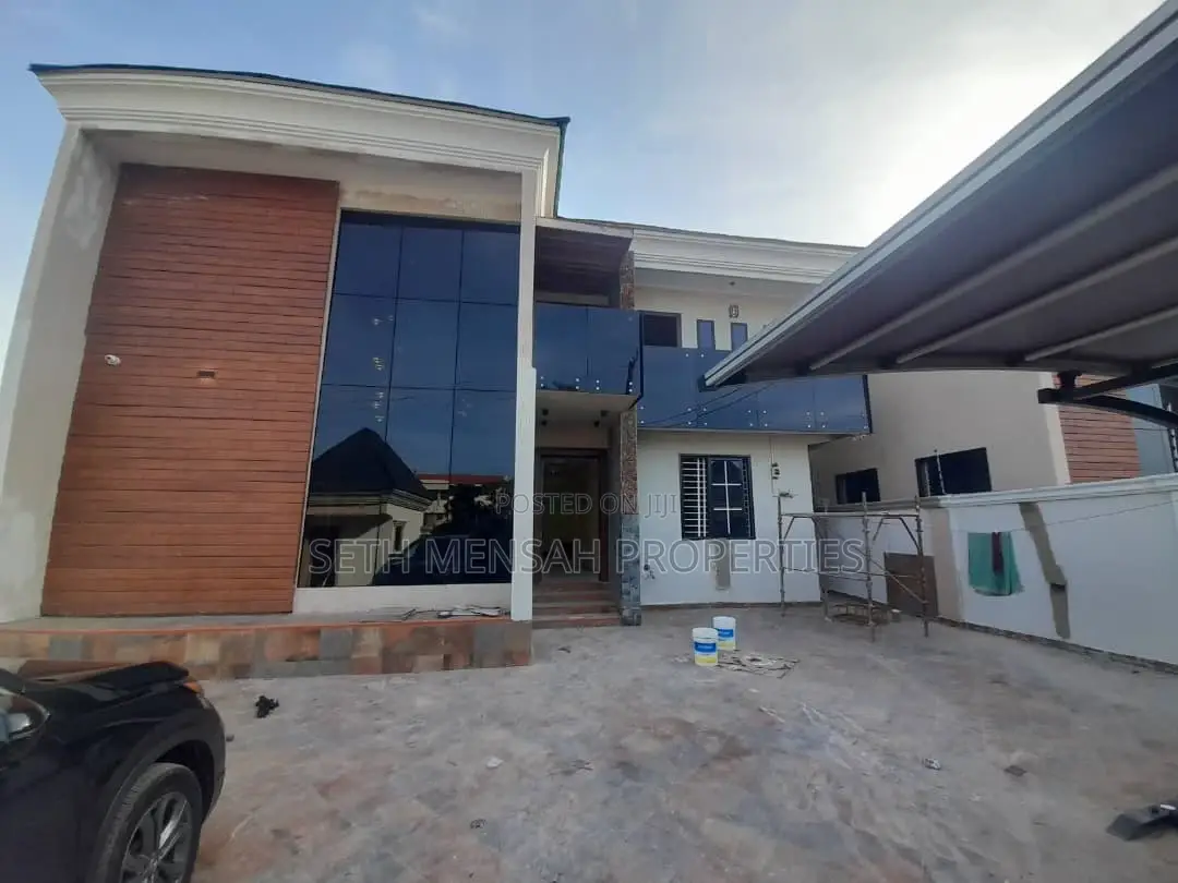 4bdrm House in Achimota for sale