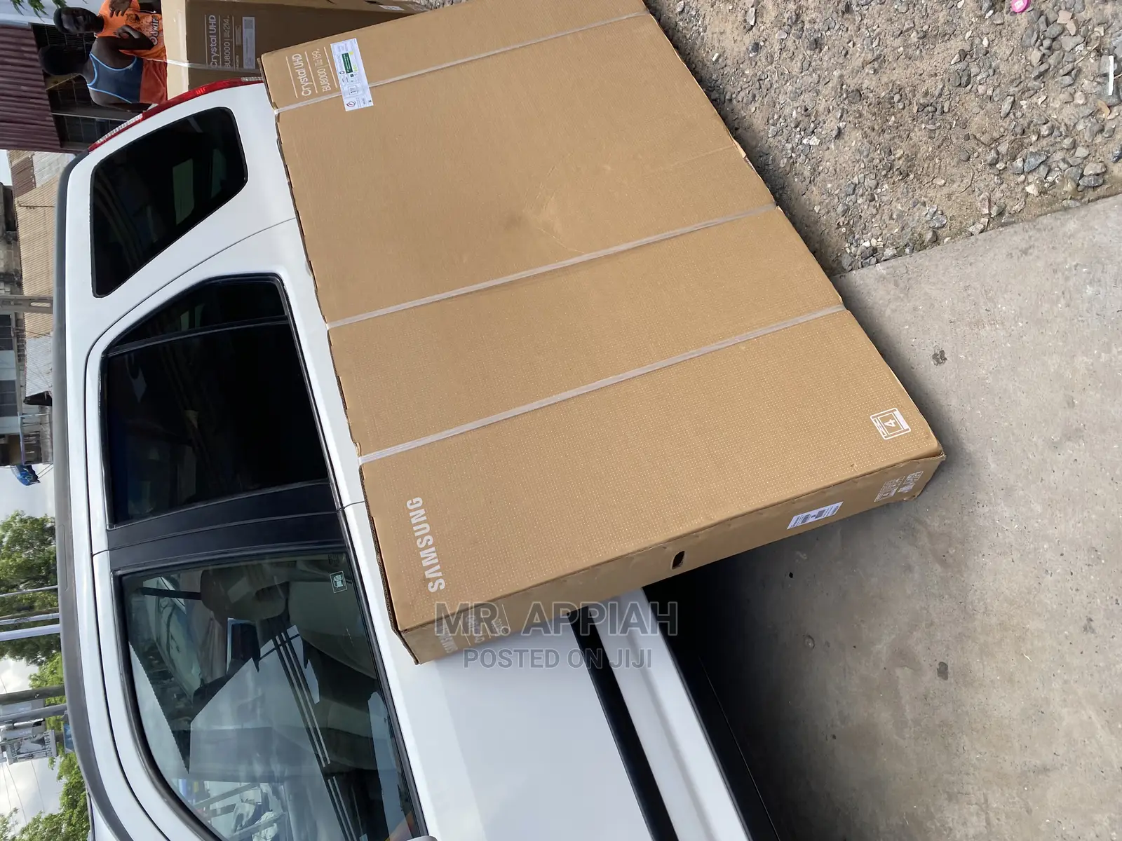 Enjoy Great Content on Samsung 75” Smart Tv(75bu8100)