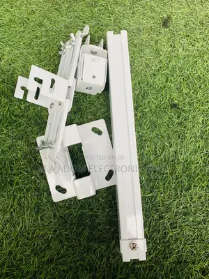Wall / Ceiling Projector Mount