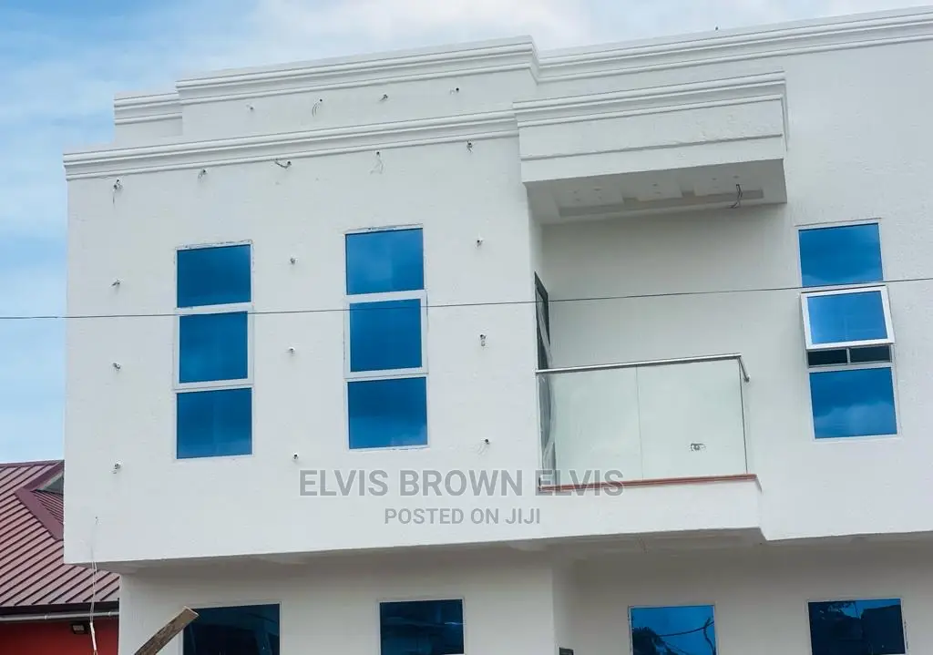 3bdrm Duplex in Living Large, Adenta for sale