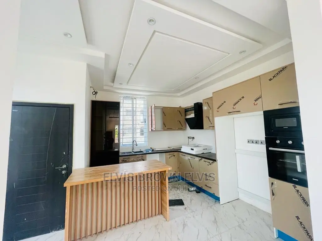 3bdrm Duplex in Living Large, Adenta for sale