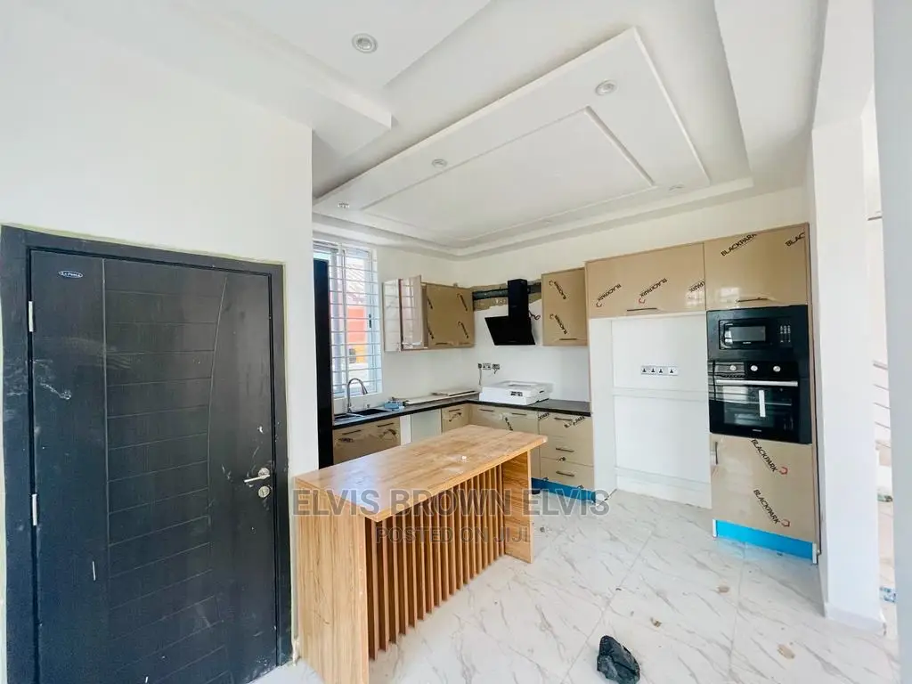 3bdrm Duplex in Living Large, Adenta for sale