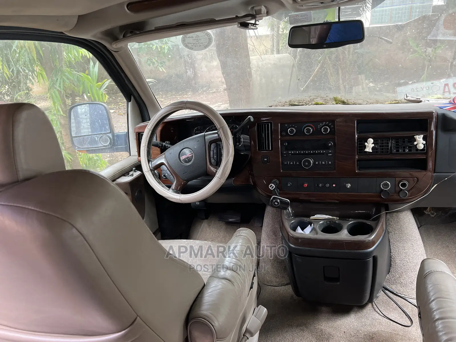 GMC Savana 2011 Blue