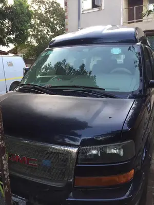GMC Savana 2011 Blue