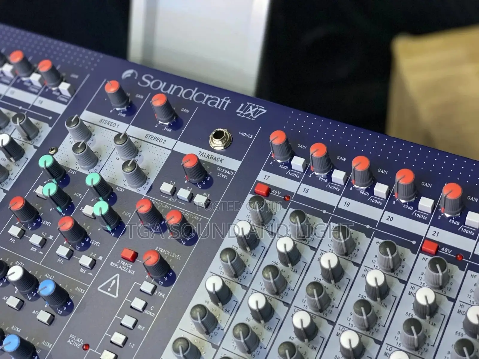 Soundcraft Lx7 Mixer (24 Channel)
