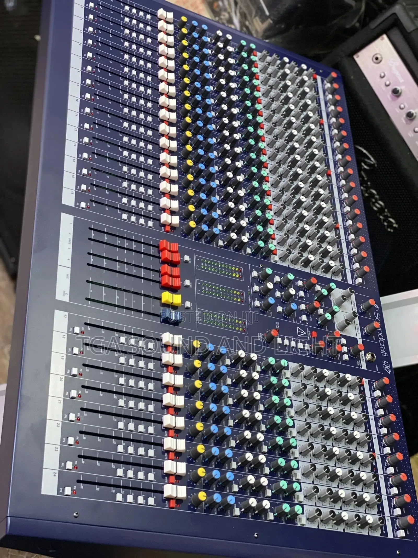 Soundcraft Lx7 Mixer (24 Channel)