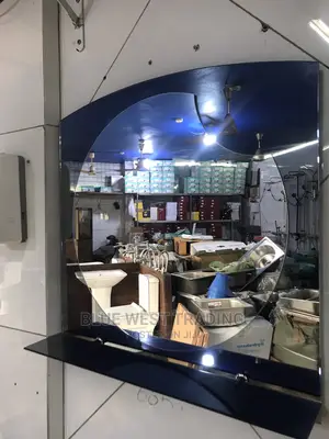 Stylish Mirror (Apple Shaped)