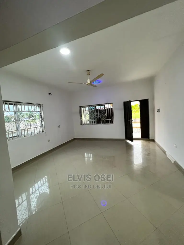 2bdrm Apartment in Barrier, Ofankor for rent