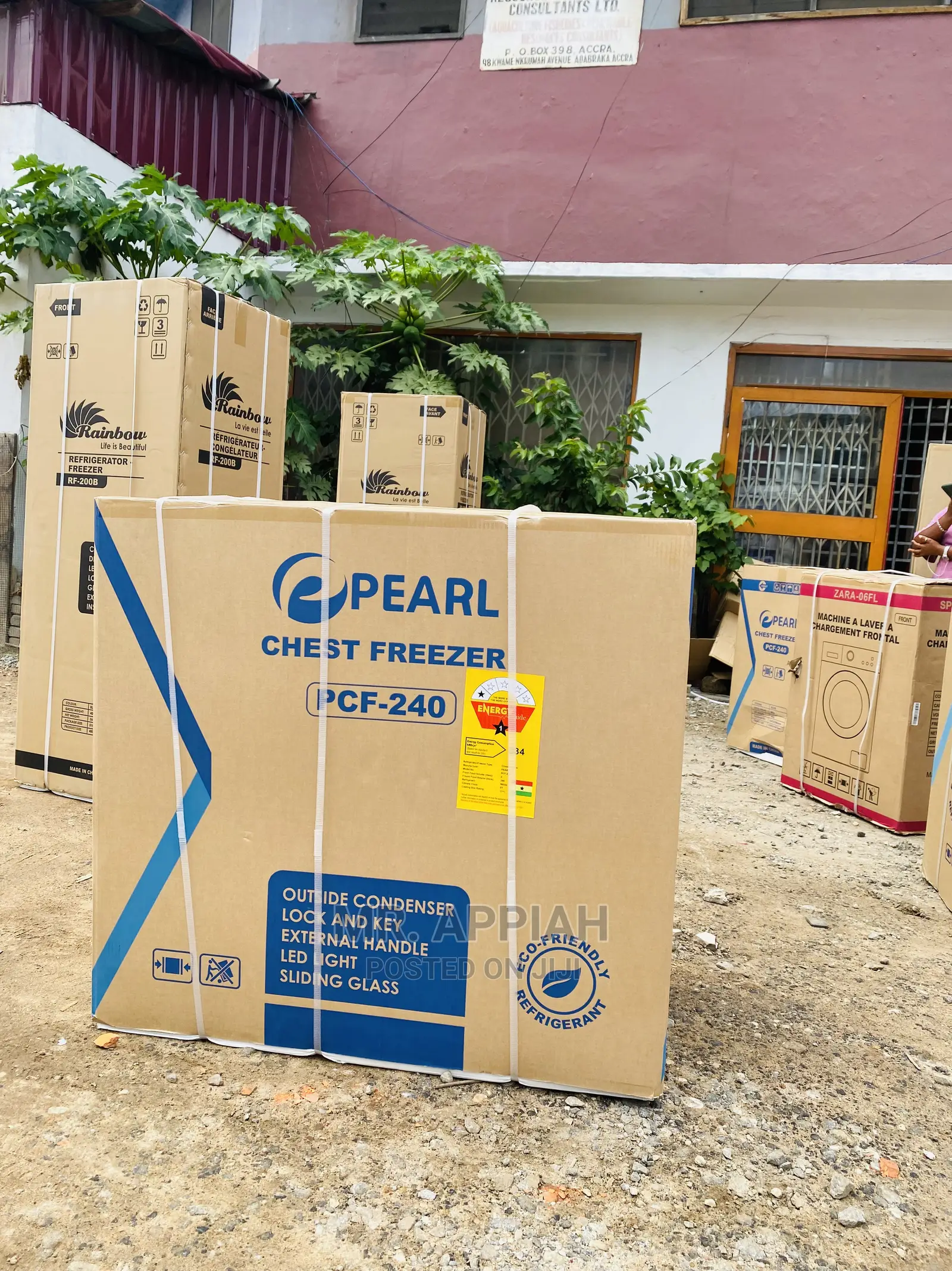 Original Pearl PCF-240/200)Ltrs Chest Freezer at Best Price