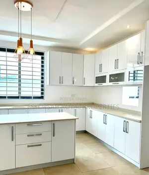 4bdrm House in Ogbojo, American House for sale