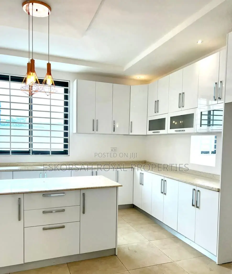 4bdrm House in Ogbojo, American House for sale