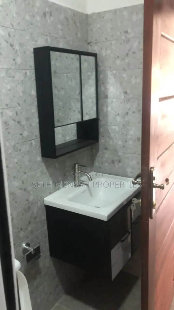4bdrm House in Skm, Oyarifa Mall Area for sale