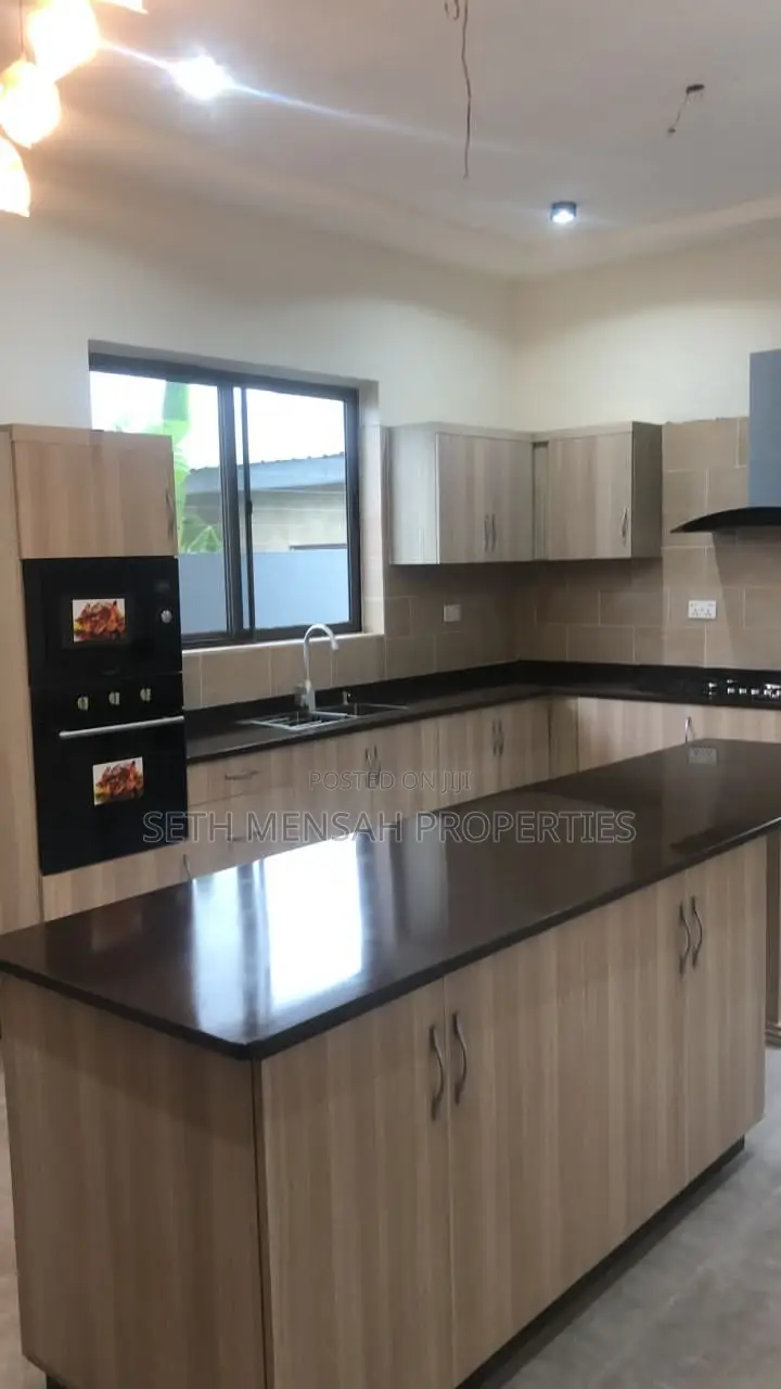 4bdrm House in Skm, Oyarifa Mall Area for sale