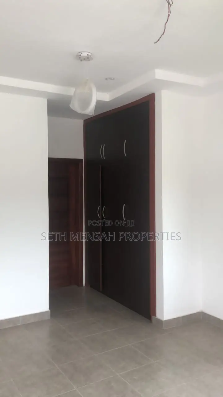 4bdrm House in Skm, Oyarifa Mall Area for sale