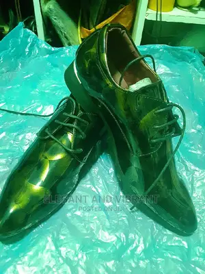 Mens Faux Shoes in Ginger Color