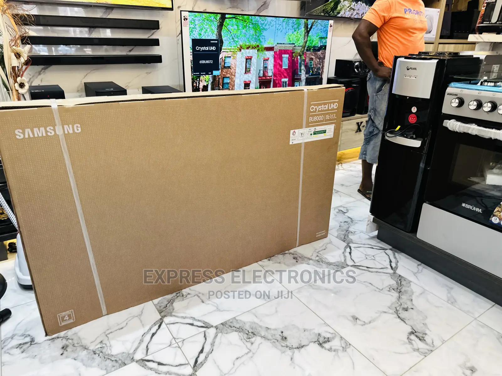 Flim Maker Midea Sleek Samsung Bu8000 65” UHD Screen