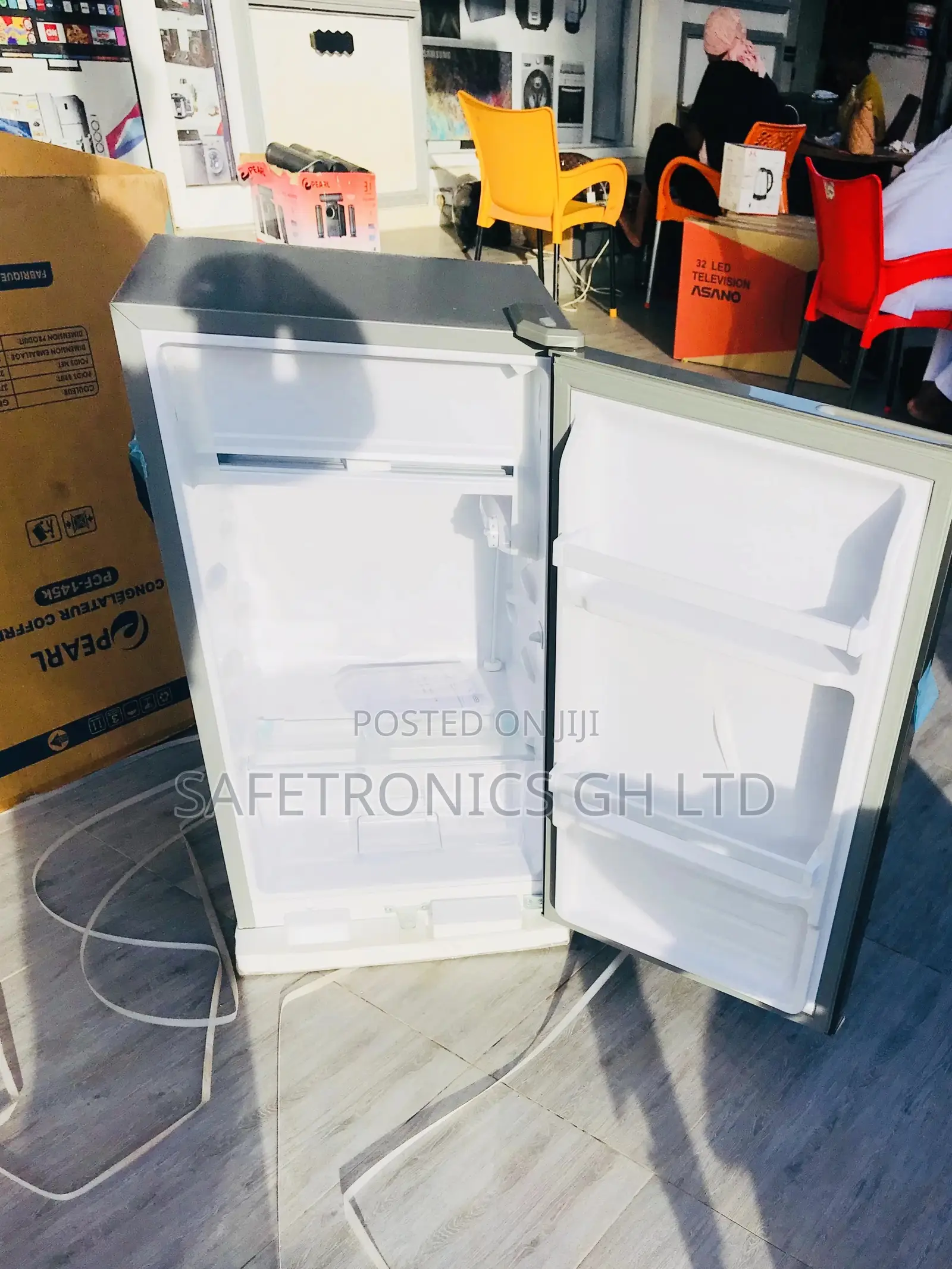 High Chilling Pearl 80L Single Door Tabletop Fridge
