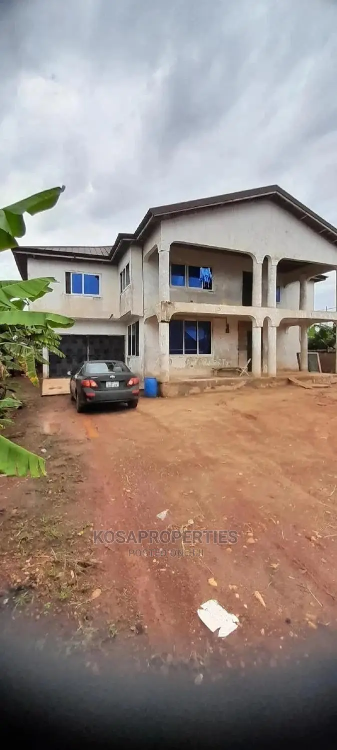 6bdrm House in Afianya Mataheko, Tema Metropolitan for sale