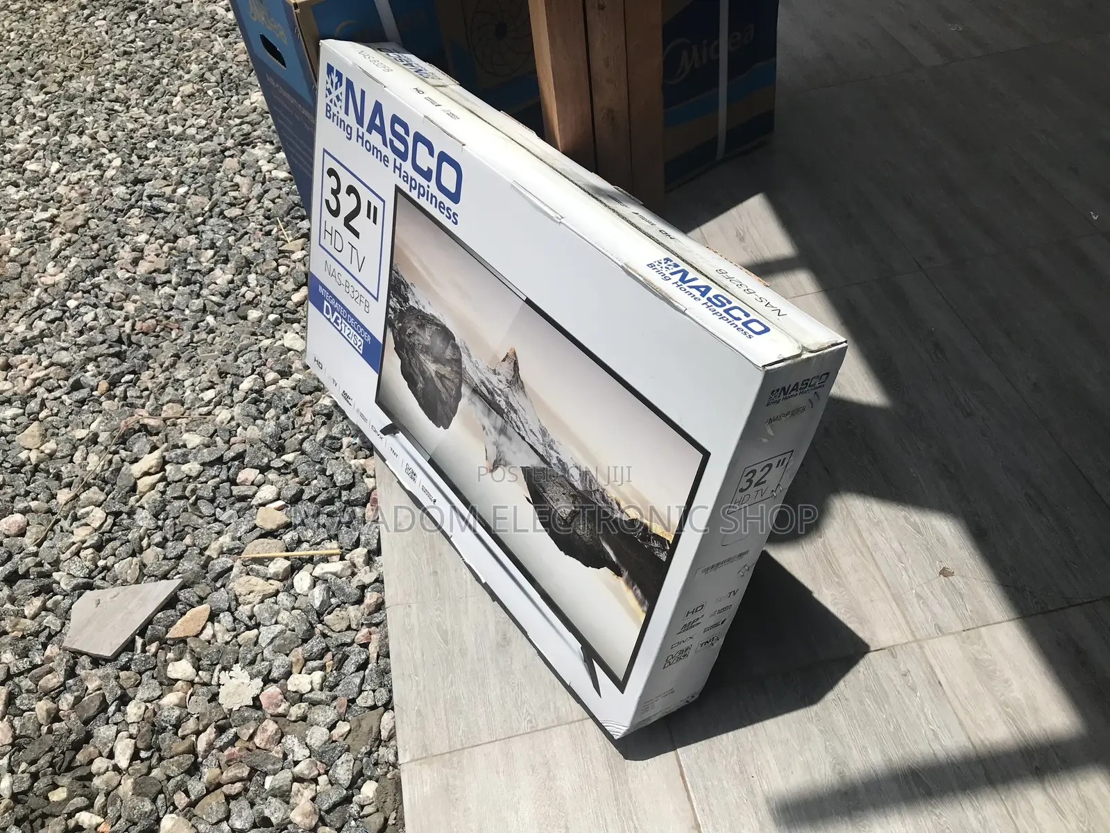 Advanced Nasco NAS-B32FB Digital Satellite TV – 32′′