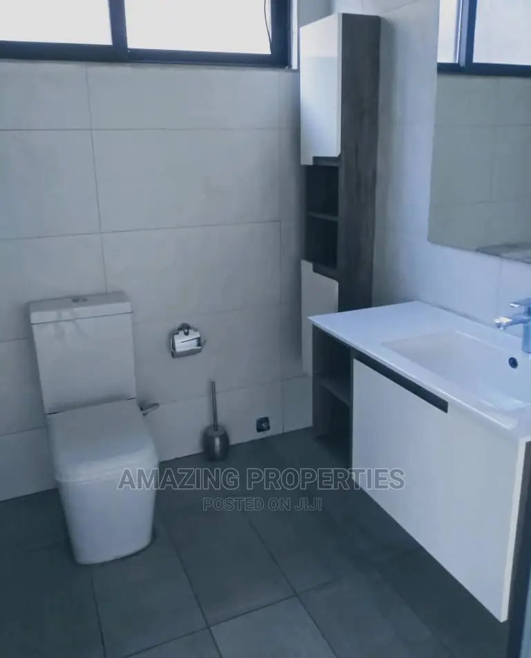4bdrm Townhouse / Terrace in Abelemkpe for rent