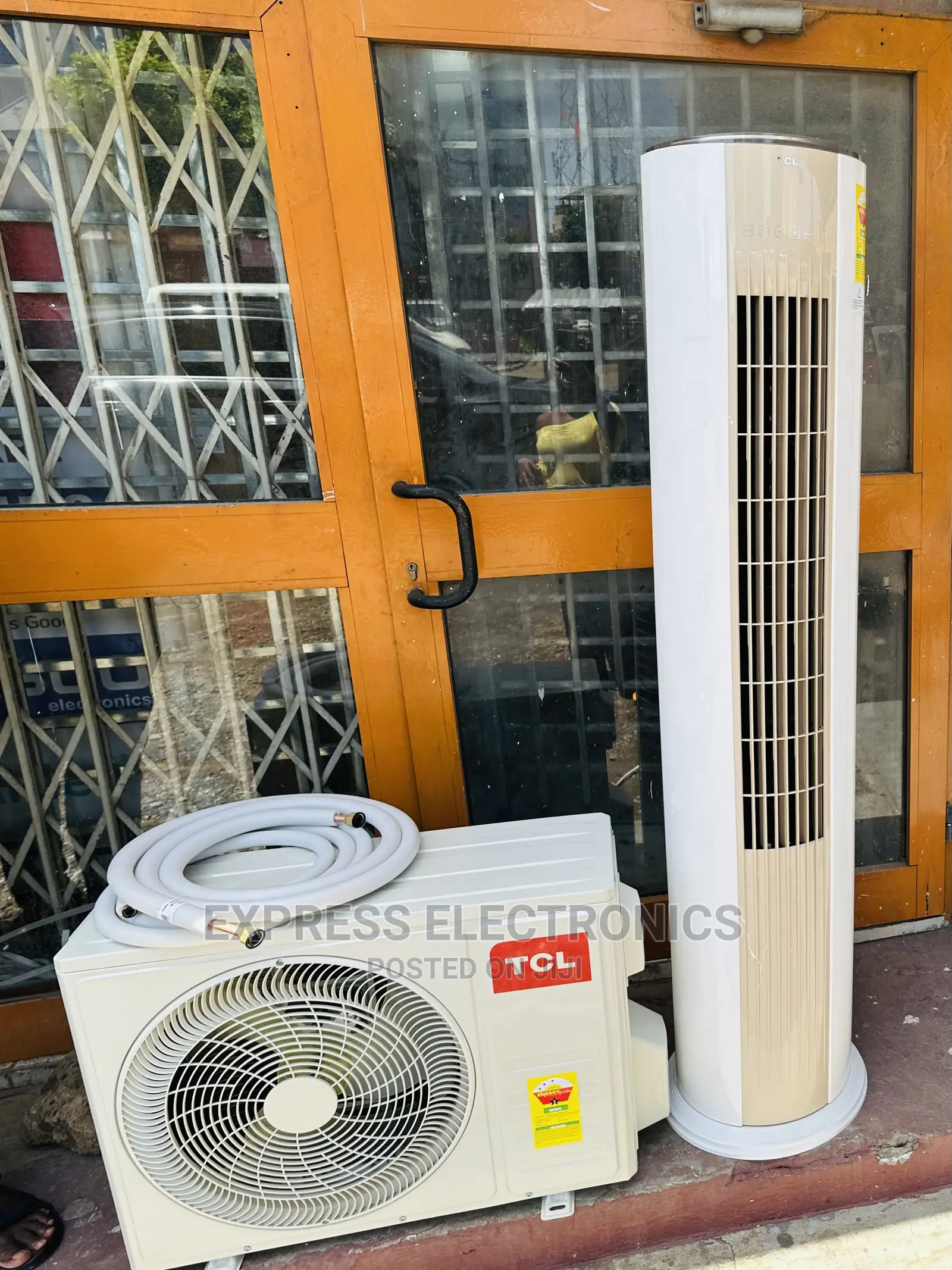 TCL 2.5hp Floor AC Auto Blow Function Split