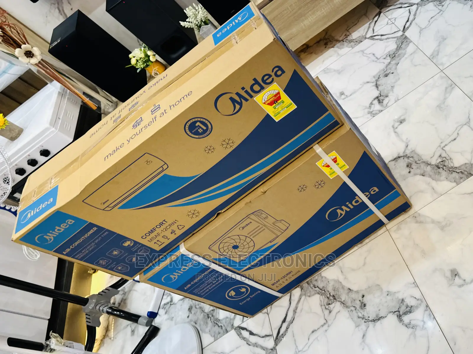 Inverter Split Midea 2.0hp Auto Blow Function AC White