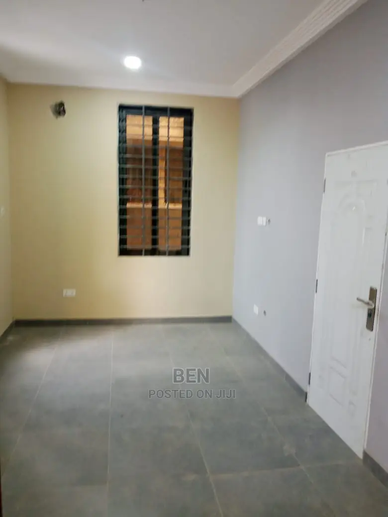 6bdrm Mansion in Pokuase New Road, Ablekuma for sale