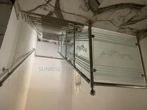 Stainless Glass Balustrade and Flowers Design