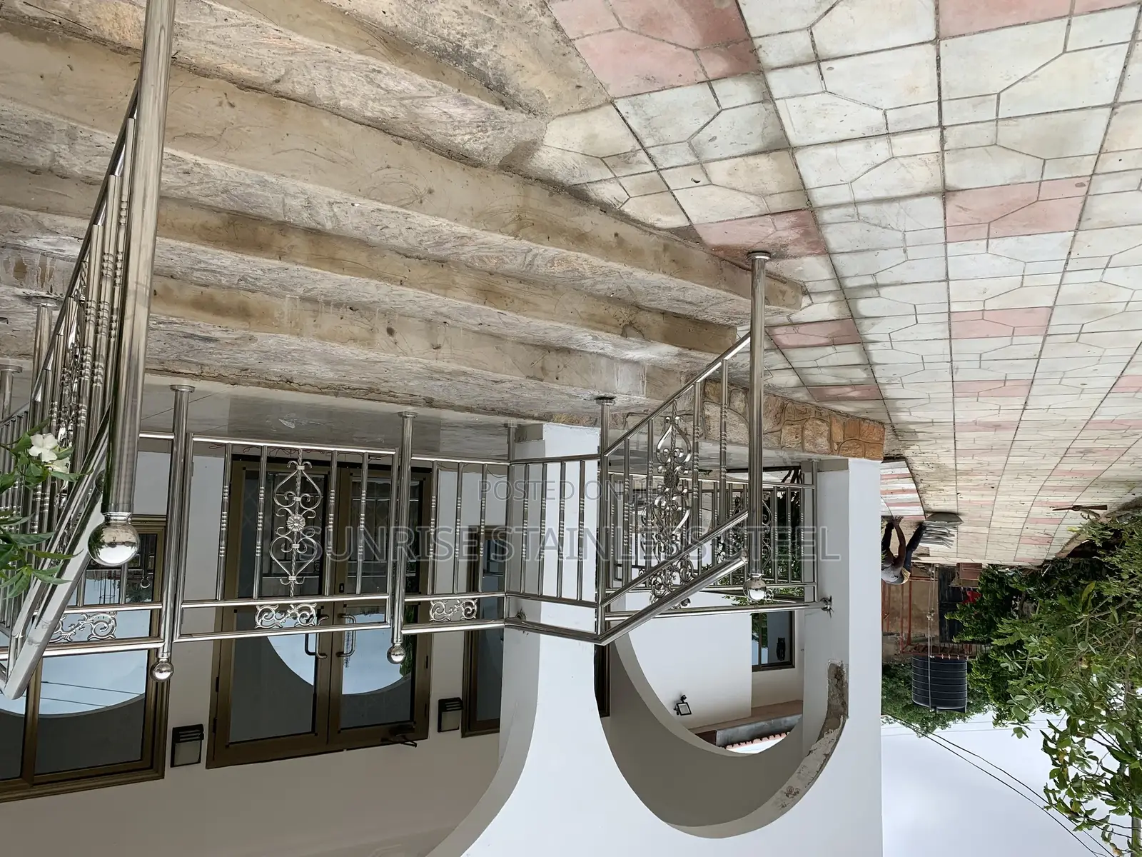 Stainless Glass Balustrade and Flowers Design
