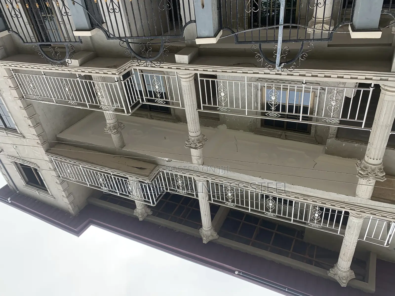 Stainless Glass Balustrade and Flowers Design