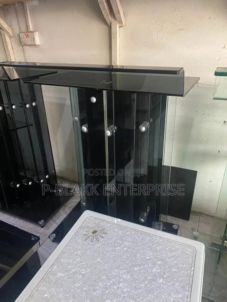 Quality Glass Pulpit